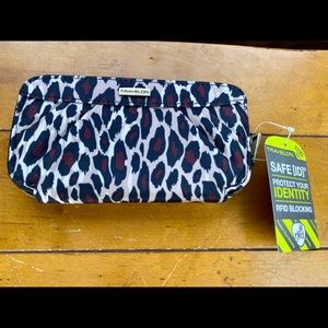 Travelon Safe Id bag with RFID blocking